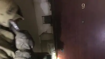 В Семее пожарные спасли ребенка из горящей квартиры, фото - Новости Zakon.kz от 03.01.2023 15:16