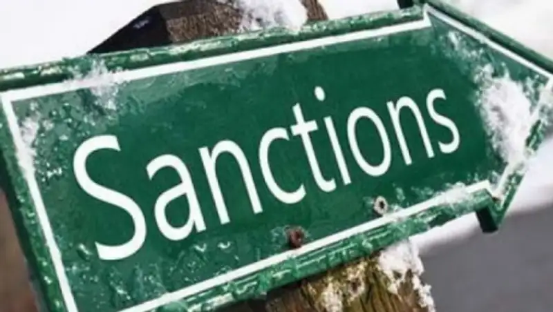 Туск, Меркель и Олланд нашли компромиссное решение по санкциям против России