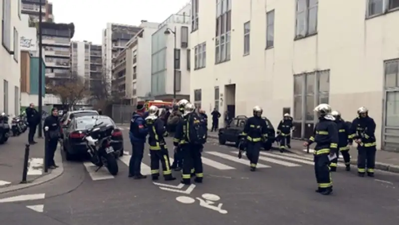 При нападении на редакцию французского журнала погибли до 11 человек