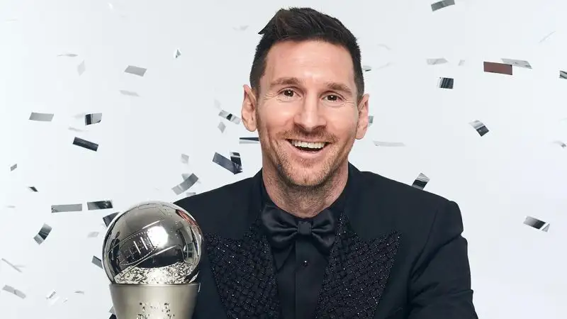 Месси снова готов играть за "Барсу" после извинений президента Лапорты