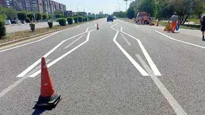 в Караганде нанесли необычную дорожную разметку, комментарий, фото - Новости Zakon.kz от 22.07.2022 12:11