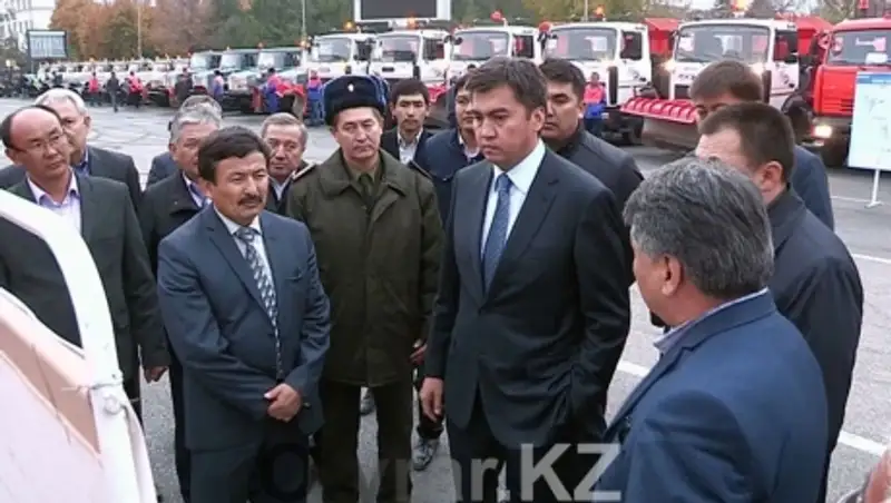 Шымкентские власти проверили готовность снегоуборочной техники к зиме