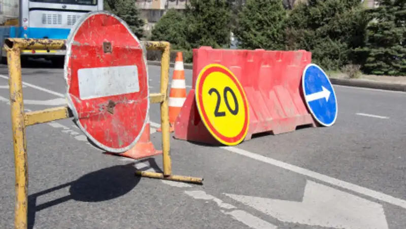 В Алматы на выходные ограничат движение на одном из участков улицы Толе би