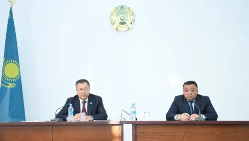 Аким области встретился с односельчанами мальчика из ЮКО