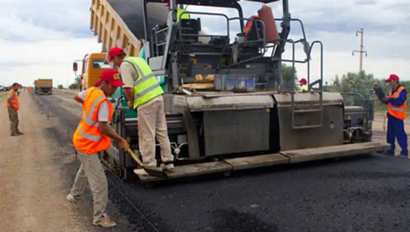 В Минтранскоме обсудили мониторинг реализации проекта «Западная Европа-Западный Китай», фото - Новости Zakon.kz от 19.11.2013 16:45