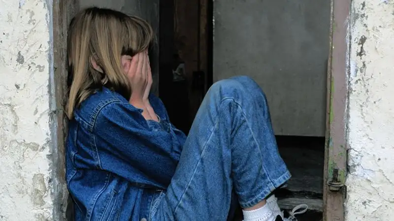 В Жанаозене несовершеннолетняя забеременела от своего отца