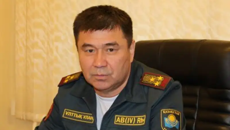 Казахстанский полковник спас жизнь пассажирке в самолете