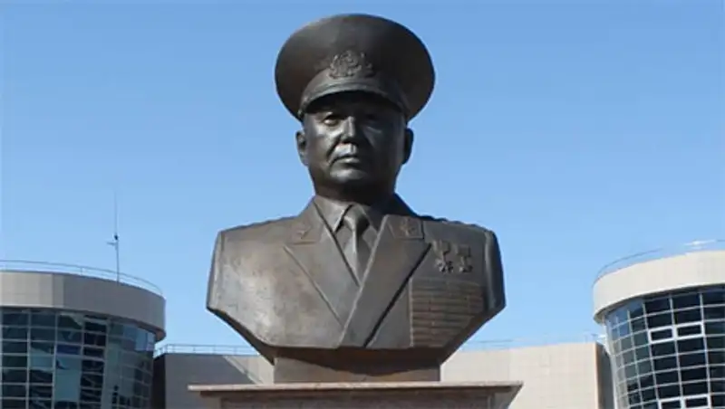 Акорда опубликовала Слово о первом министре обороны Казахстана