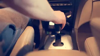 Противостояние двух Gelandewagen c Chevrolet на дороге в Алматы попало на видео, фото - Новости Zakon.kz от 22.02.2023 12:45