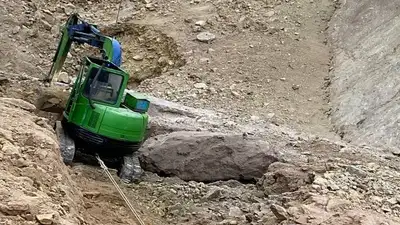 Есть риск обвала грунта: спасатели рассказали о ходе спасательной операции на руднике в Павлодарской области