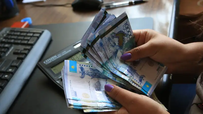 В Казахстане хотят изменить порядок упдлаты отчислений и взносов на ОСМС
