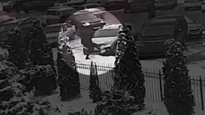 Любовь с первой переписки: появилось видео кражи невесты в Шымкенте