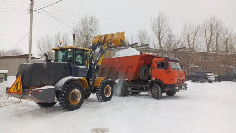 уборка снега в Астане, фото - Новости Zakon.kz от 03.02.2024 12:39