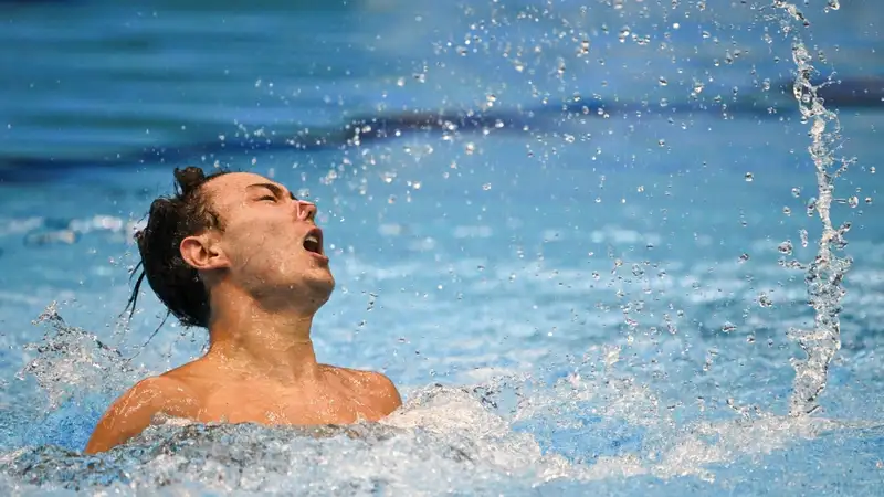 Казахстан завоевал "золото" на чемпионате мира по водным видам спорта в Дохе