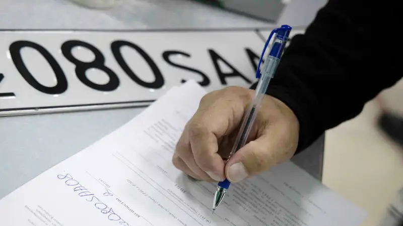 Алматинские автовладельцы могут получить документы, оформленные онлайн, без посещения спецЦОНов