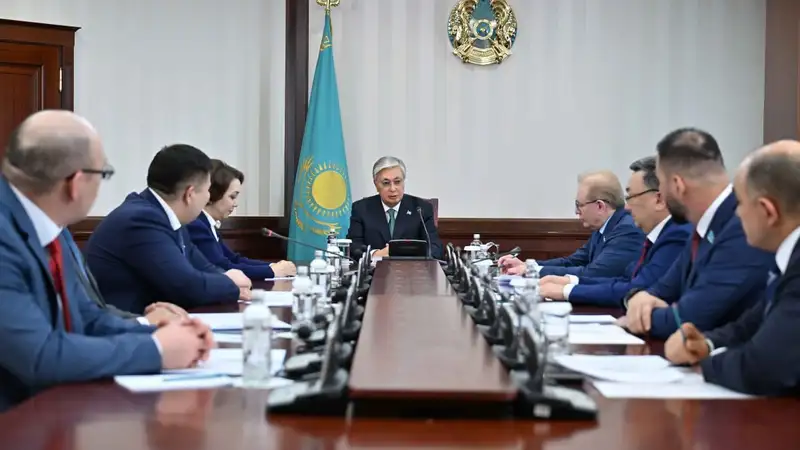 Токаев провел встречу с лидерами парламентских фракций