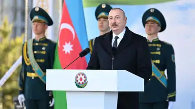 Досрочные президентские выборы начались в Азербайджане