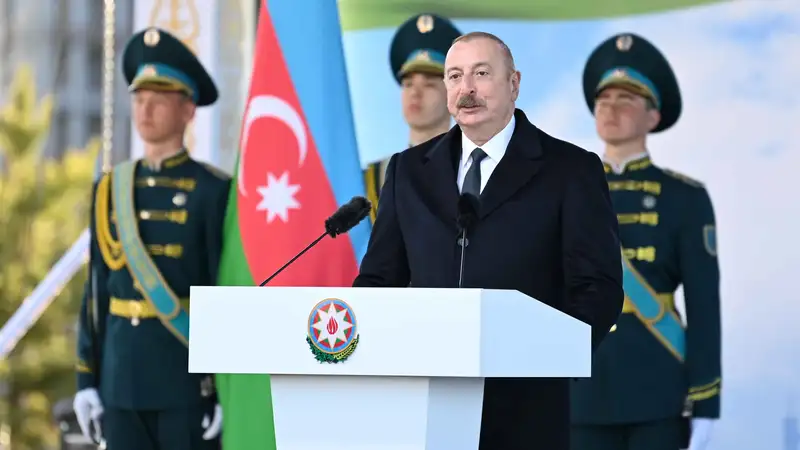 Досрочные президентские выборы начались в Азербайджане