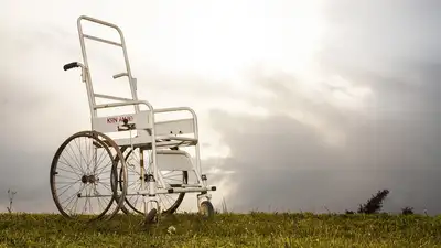Алматинка отсудила миллион тенге у авиакомпании за потерянное инвалидное кресло, фото - Новости Zakon.kz от 12.02.2024 14:29