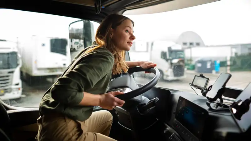 Женщинам в Узбекистане разрешили водить автобусы и грузовики