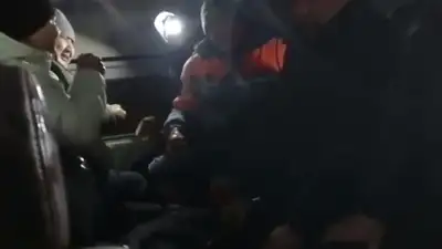 помощь спасателей, фото - Новости Zakon.kz от 14.02.2024 01:03