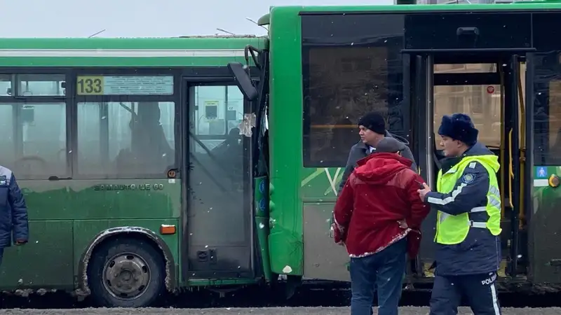 Массовое ДТП в Алматы, пострадали 17 человек