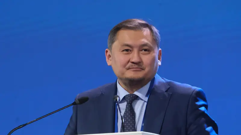 Министр высшего образования ответил на жалобы родителей о дорогом обучении