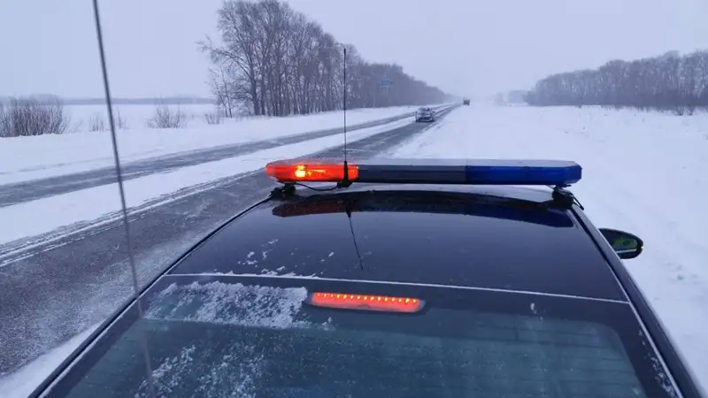 Автодороги закрыты из-за непогоды в девяти областях Казахстана