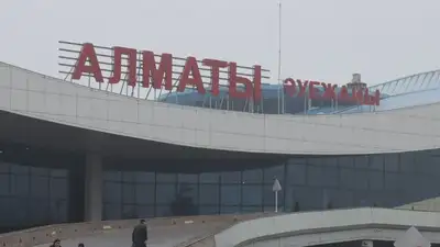 Непогода в Алматы: как снегопад отразился на работе аэропорта