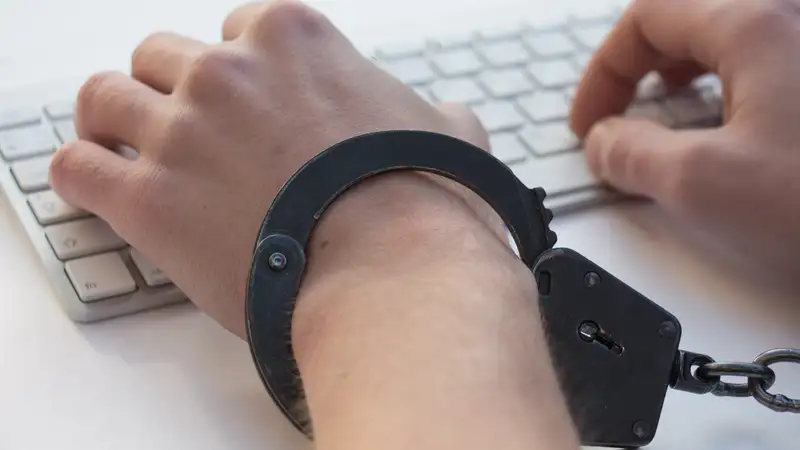 В Алматы задержали узбекского блогера Акылбека Муратова