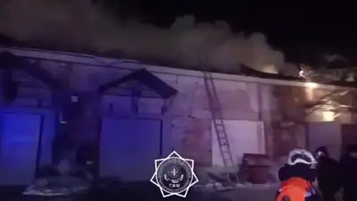 В Петропавловске произошел крупный пожар на СТО