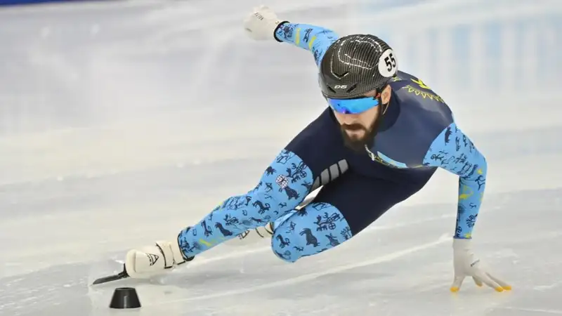 Казахстанский шорт-трекист выиграл "серебро" Кубка мира