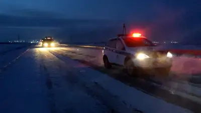 Автодороги закрыты из-за непогоды в восьми областях Казахстана, фото - Новости Zakon.kz от 18.02.2024 21:18