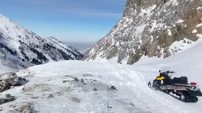 Лавины перекрыли тропы, ведущие к популярным ледникам близ Алматы