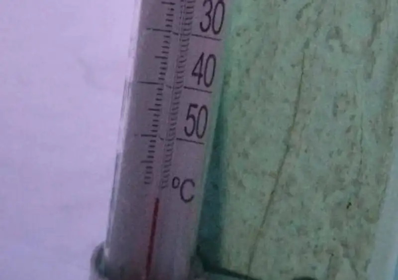 Жители ВКО публикуют фото термометров: они показывают минус 63 градуса