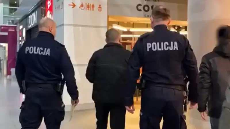 Гражданина Украины, руководившего транснациональной ОПГ, экстрадировали в Казахстан из Польши