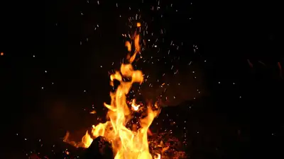 Крупный пожар на складах в Алматы потушили, фото - Новости Zakon.kz от 24.02.2024 22:15