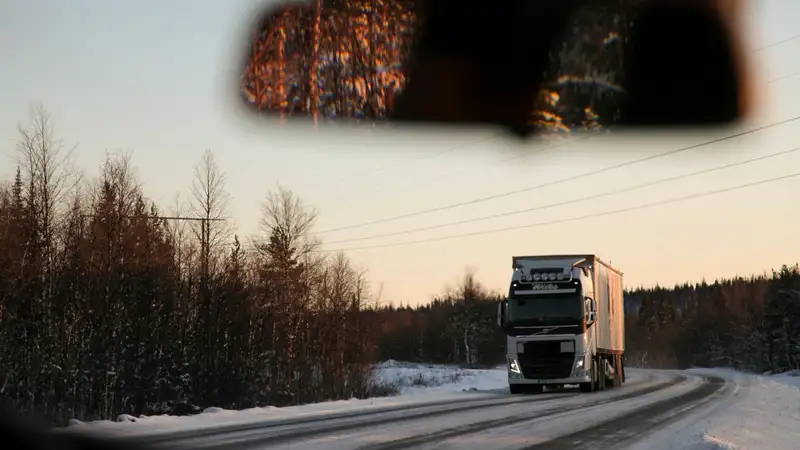 Большегрузам на месяц ограничат движение по восьми регионам Казахстана