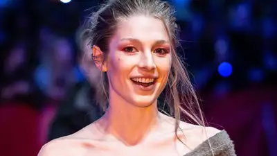 Актриса Хантер Шафер задержана полицией Нью-Йорка за попытку сорвать выступление президента Джо Байдена, фото - Новости Zakon.kz от 29.02.2024 04:10