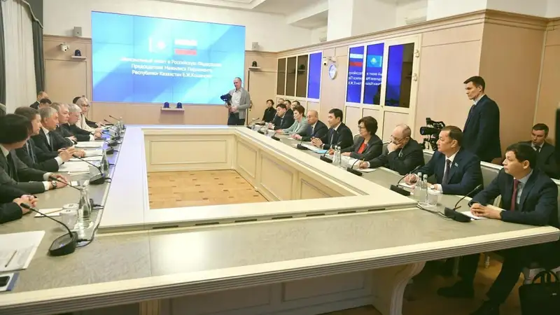 Председатель Мажилиса проинформировал российского коллегу о реформах в Казахстане, фото - Новости Zakon.kz от 04.03.2024 18:17