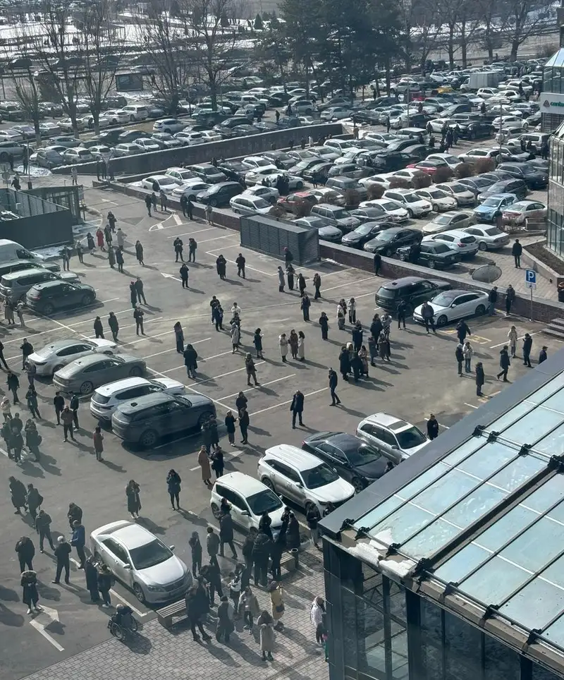 Что происходит на улицах Алматы после сильного землетрясение , фото - Новости Zakon.kz от 04.03.2024 11:40