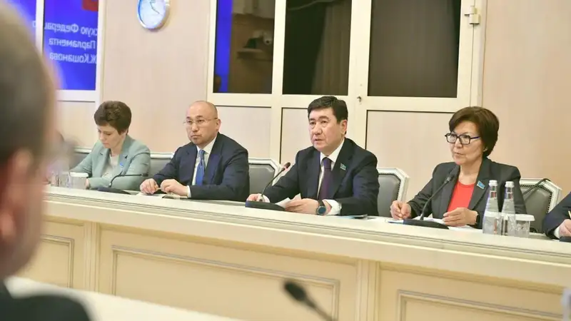 Председатель Мажилиса проинформировал российского коллегу о реформах в Казахстане, фото - Новости Zakon.kz от 04.03.2024 18:17