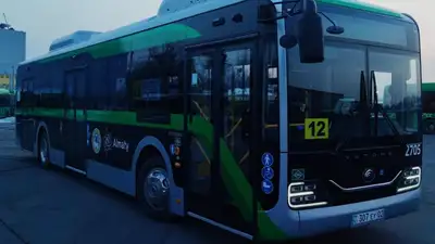 В Алматы запустили новые автобусы до Медеу, фото - Новости Zakon.kz от 06.03.2024 10:19