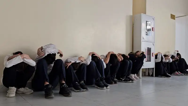 сейсмотренировка, ученики школы в Алматы, фото - Новости Zakon.kz от 06.03.2024 19:33