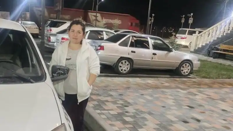 Не слабый пол: многодетная мать и таксист в одном лице восхищает жителей Шымкента