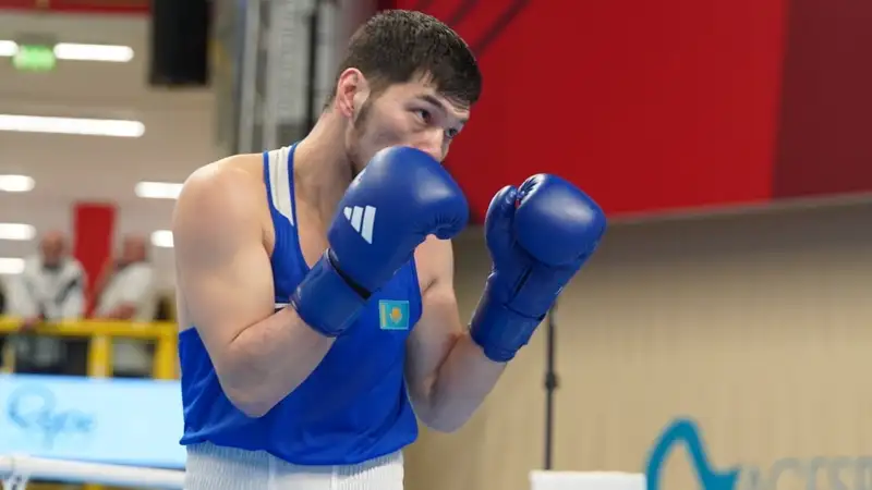 Айбек Оралбай победил в 1/4 финала лицензионного турнира в Италии