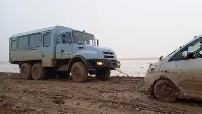 Две трассы закрыли в двух областях Казахстана, фото - Новости Zakon.kz от 10.03.2024 18:52