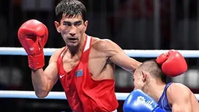 Капитан сборной Казахстана по боксу пробился в 1/4 финала олимпийского отбора по боксу