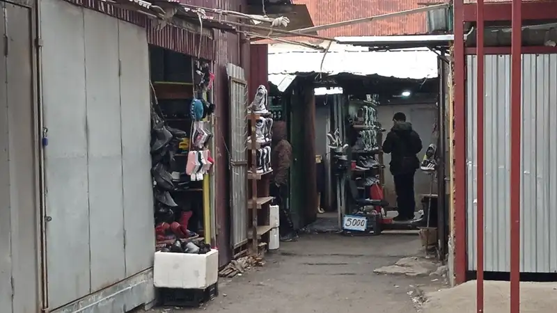 Центральный рынок в Талдыкоргане, стихийная торговля, фото - Новости Zakon.kz от 11.03.2024 17:30