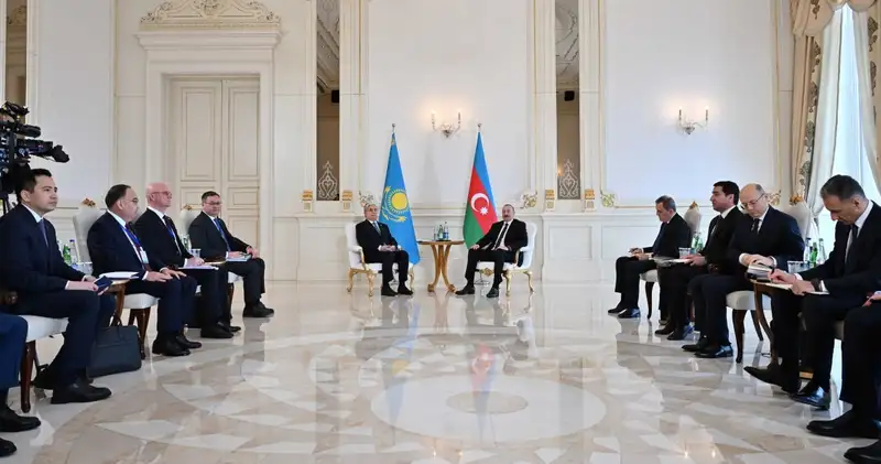 Токаев и Алиев обсудили совместные проекты, фото - Новости Zakon.kz от 11.03.2024 16:11